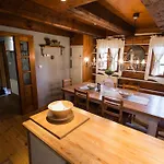 Roubenka Terezka Chalet *